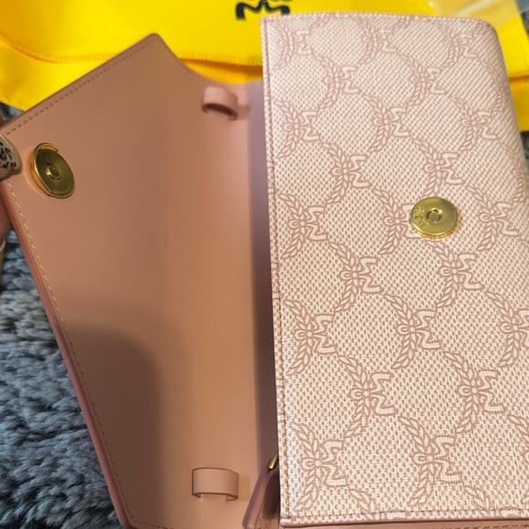 MCM Pink Wallet with Gold Accents & Strap Full Inclusion - Picture 5 of 16